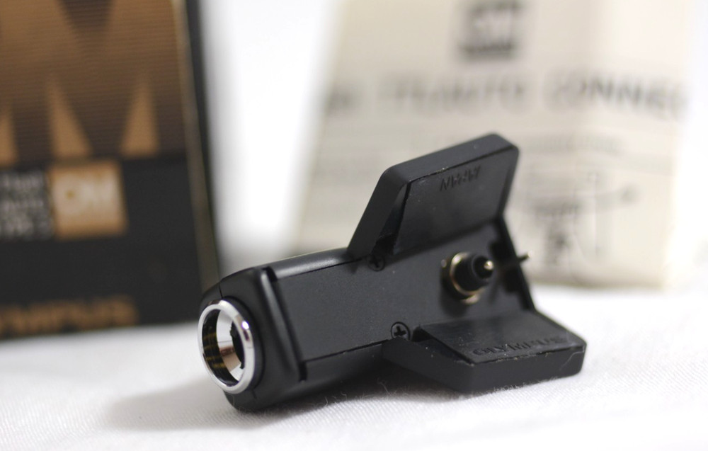 OLYMPUS ELECTRONIC FLASH TTL AUTO CONNECTOR TYPE 3 FOR OM-2 CAMERA (NEW)