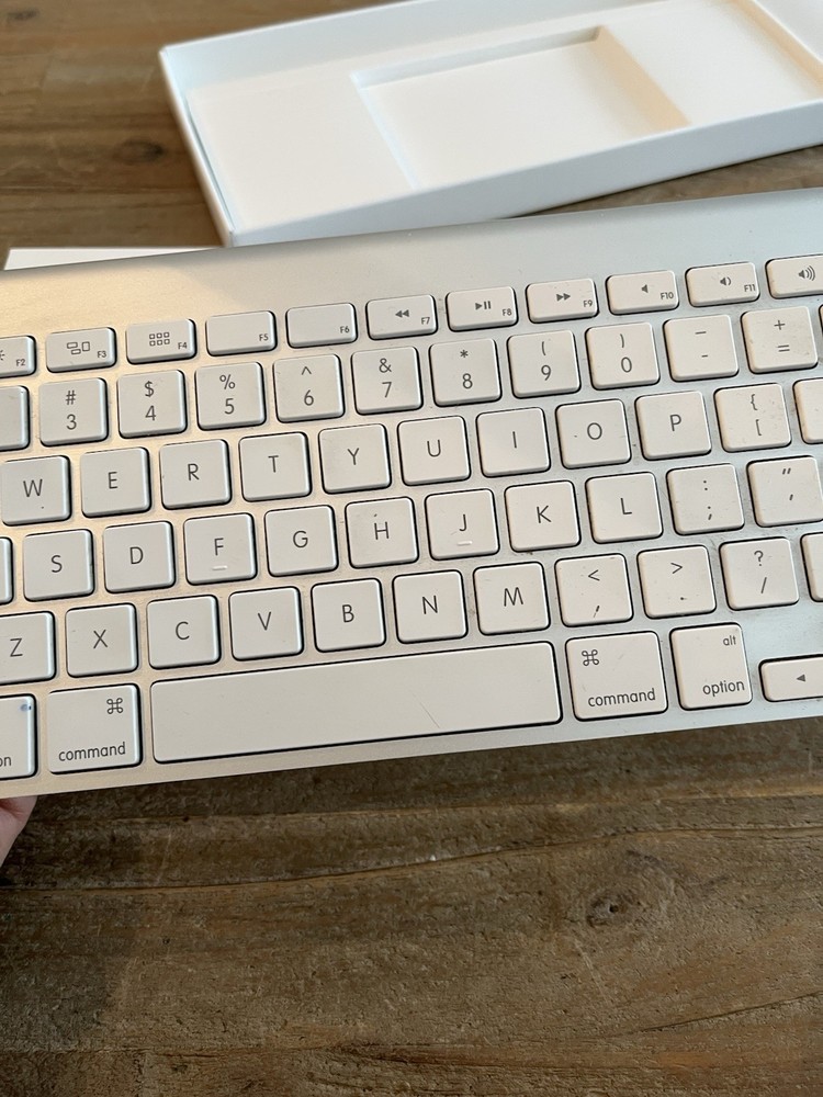 Apple Mac Wireless Bluetooth Keyboard A1314 & Magic Mouse A1296 Battery Powered