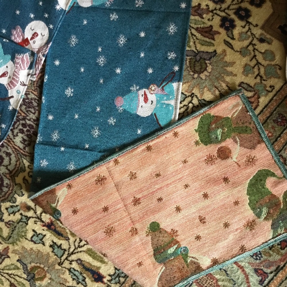 Snowman Themed Table Runner + 6 Placemats