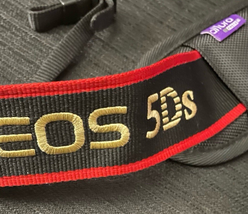 CANON EOS 5DS Camera Strap, Black & Red, Good Condition