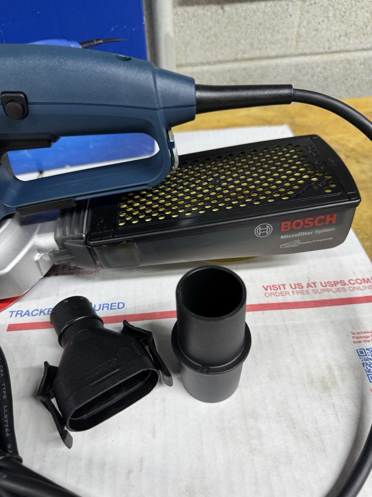 BOSCH GEX33-5n Corded Sander,5  Disc,Random Orbital 3.3amp HD