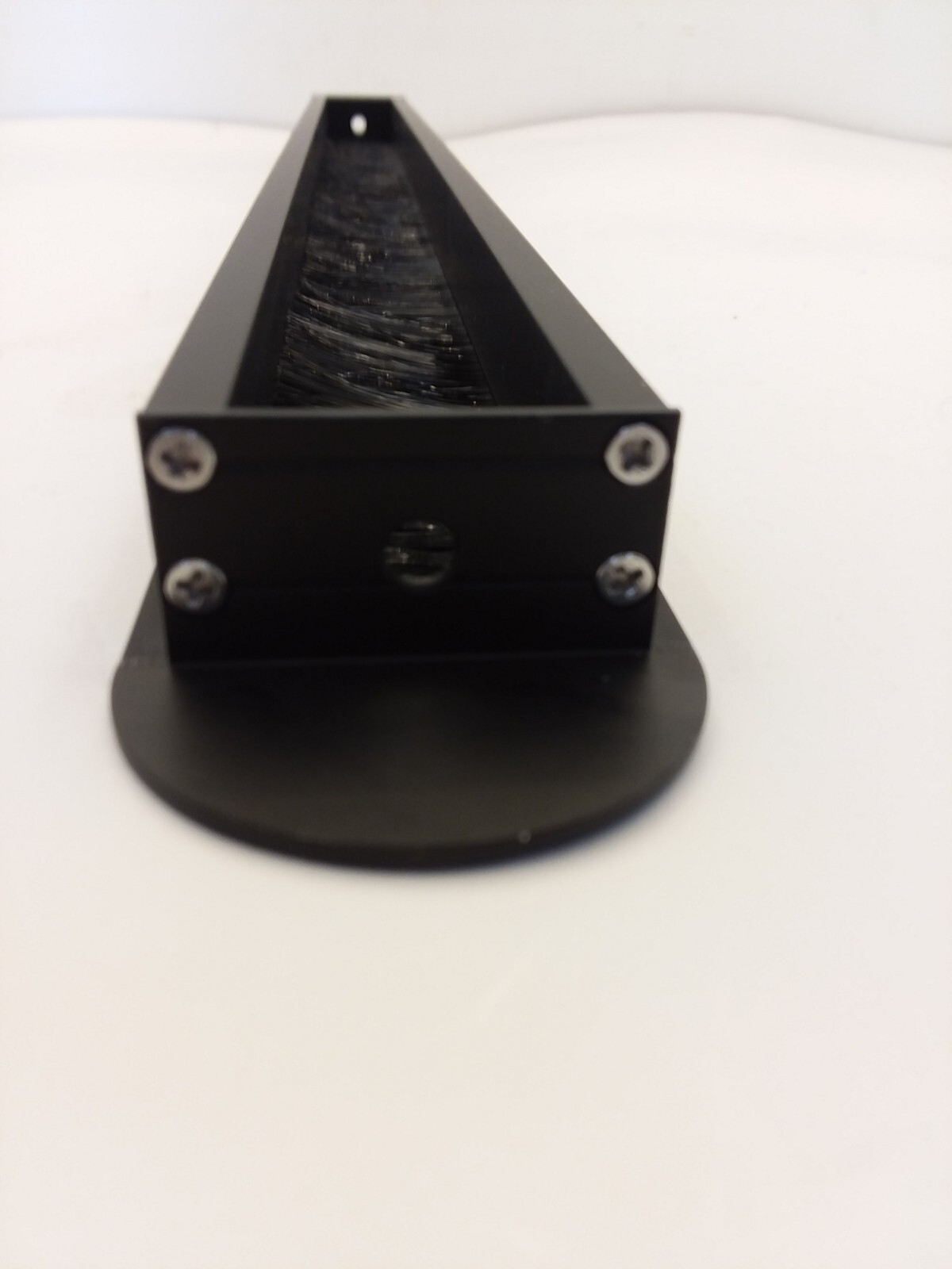 RICHELIEU 209010890 RECTANGULAR GROMMET WITH BRUSH AND ROUNDED ENDS NIB