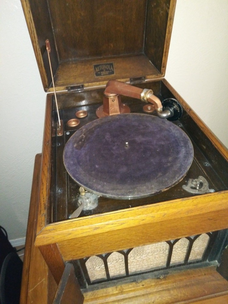 Antique Crank Phonograph with stand