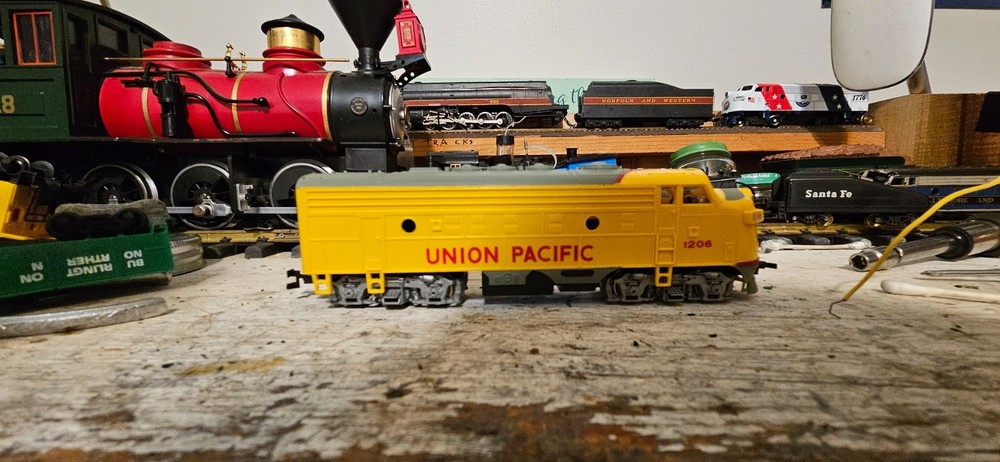 Bachmann HO Scale "The Challenger" Train Set