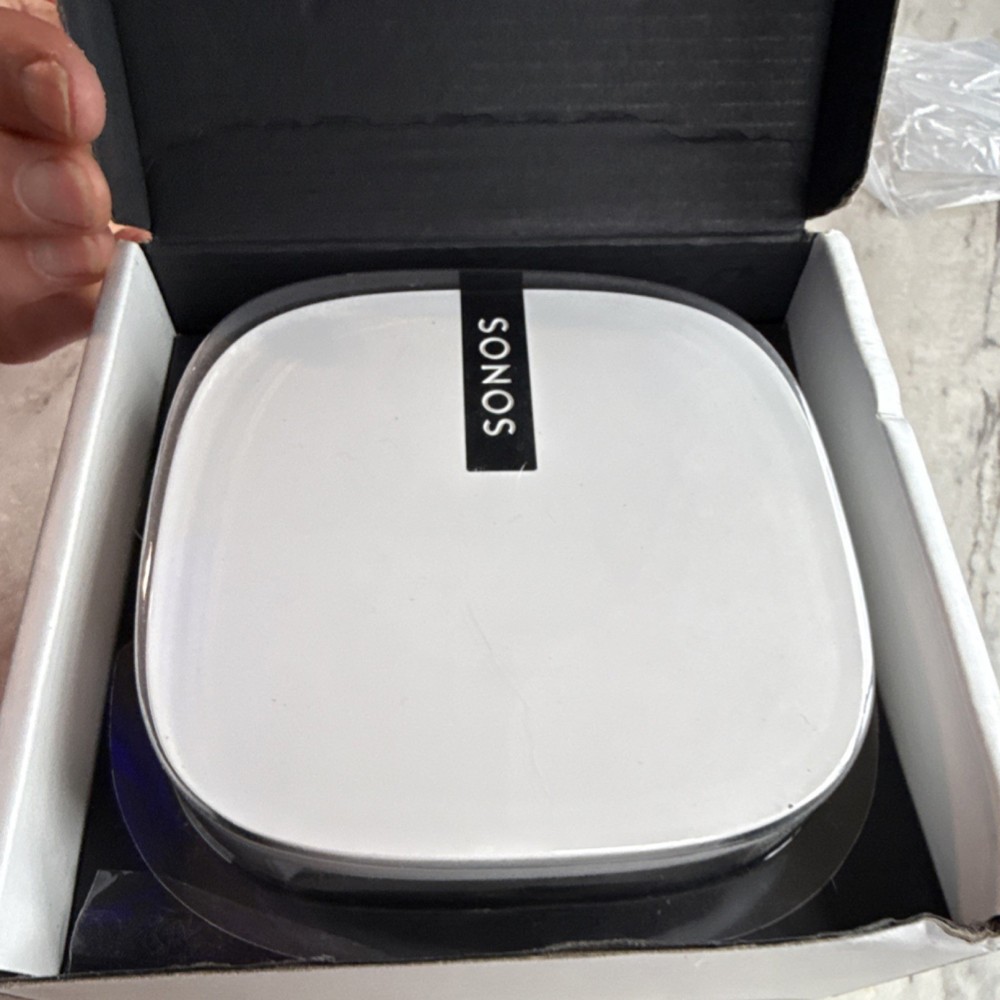 Sonos BOOST Wireless Booster Range Extender White BOOSTUS1 2020DC 043035404000