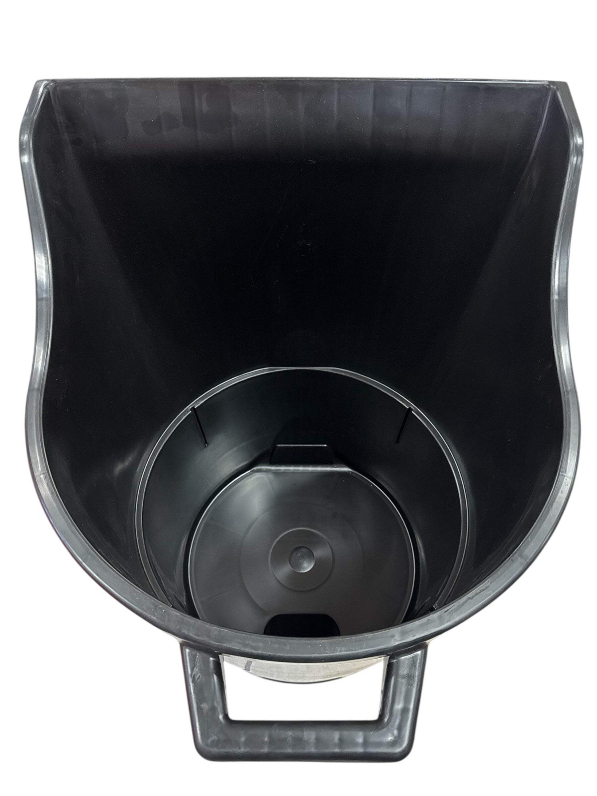 CC3011 – Catchy 30 Gallon Trash Can (28" High x 22" Wide)
