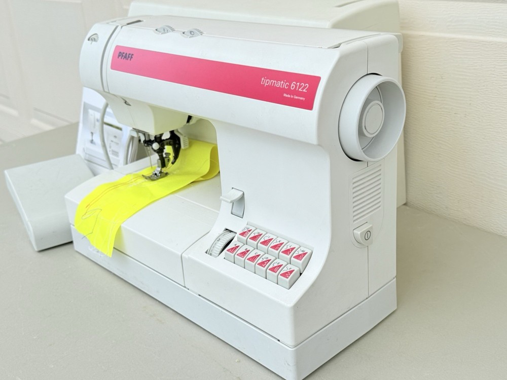 Pfaff Tipmatic 6122 Sewing Machine