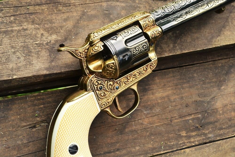 Colt Cavalry M1873 Single Action Army Peacemaker Revolver - 1873 - Denix Replica