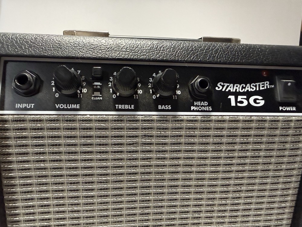Fender Starcaster 15 G Guitar Amplifier