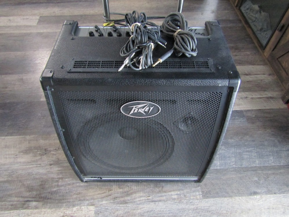 PEAVEY KB4 AMPLIFIER
