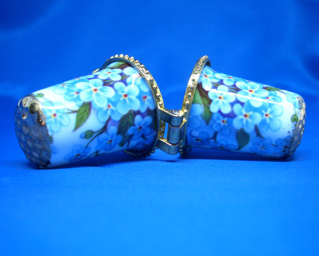 Birchcroft Needle Case -- Forget Me Not