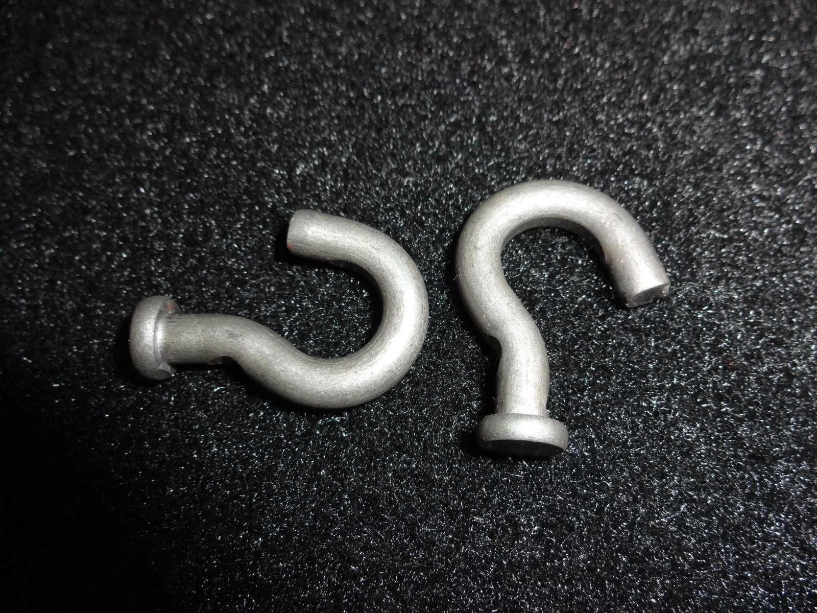 100 HEAVY DUTY 6 GA  J HOOKS TRAPPING SWIVELS CRUNCH PROOF TRAPS COYOTE DUKE