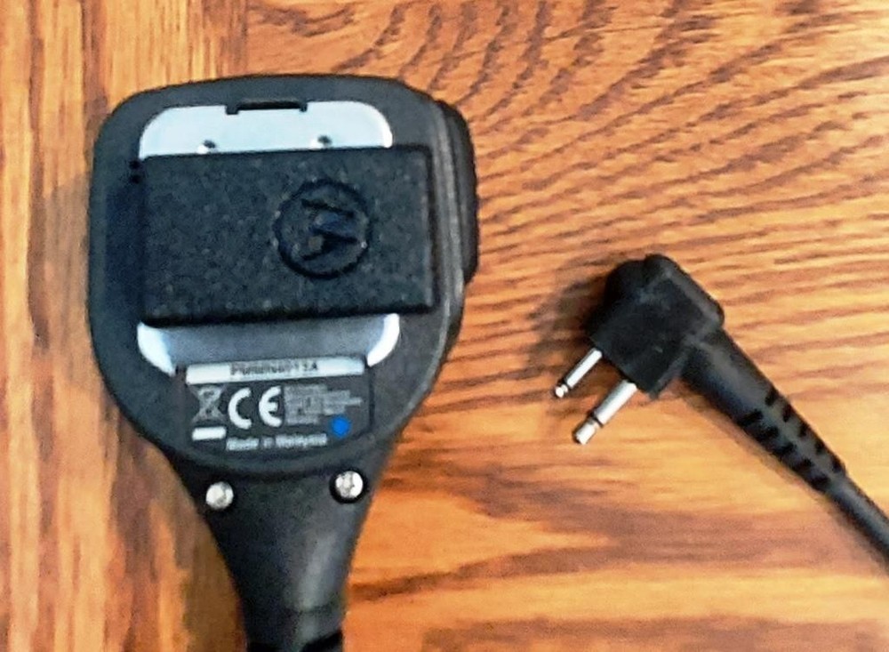 Motorolla PMMN4013A Remote Speaker Microphone k