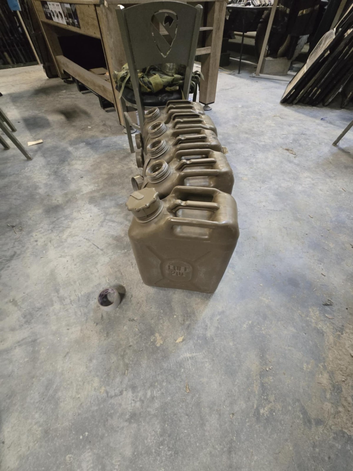 5 gallon fuel can us army plastic Scepter with good seals