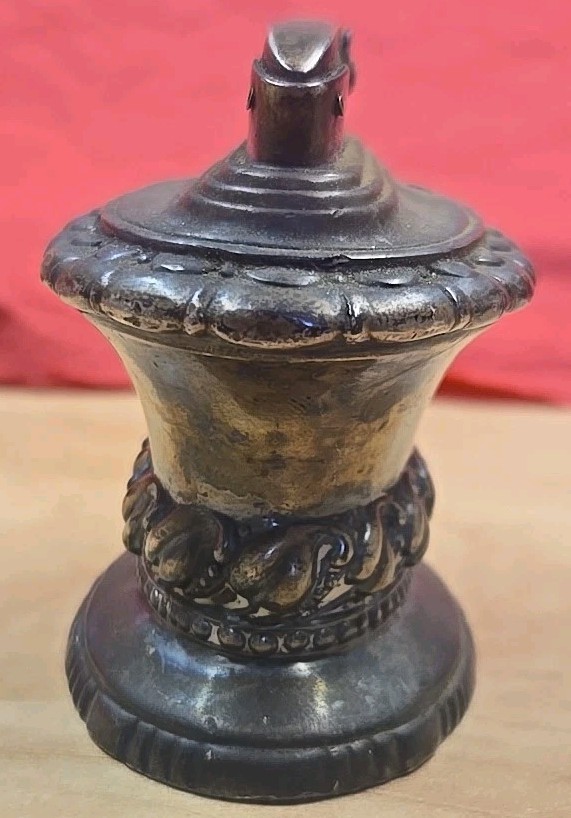 Vintage Ronson Waldorf Table Silver Plate Lighter, Doesn't Light