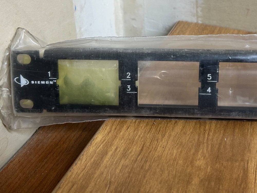SIEMON CT-PNL-16 CT SERIES PATCH PANEL