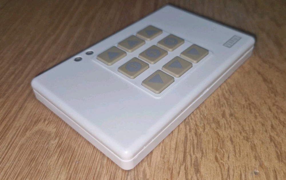 VELUX WLI 130 PUSHBUTTON PANEL WITH INTEGRATED INFRARED RECEIVER IR