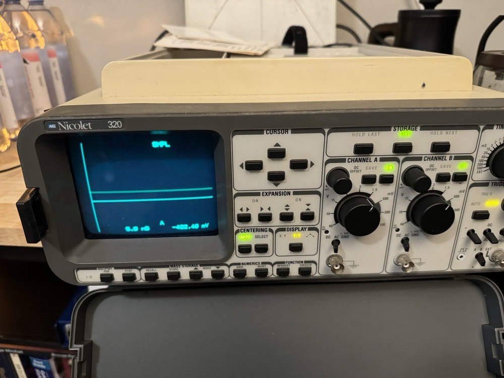 Nicolet Model NIC-320 Digital Oscilloscope