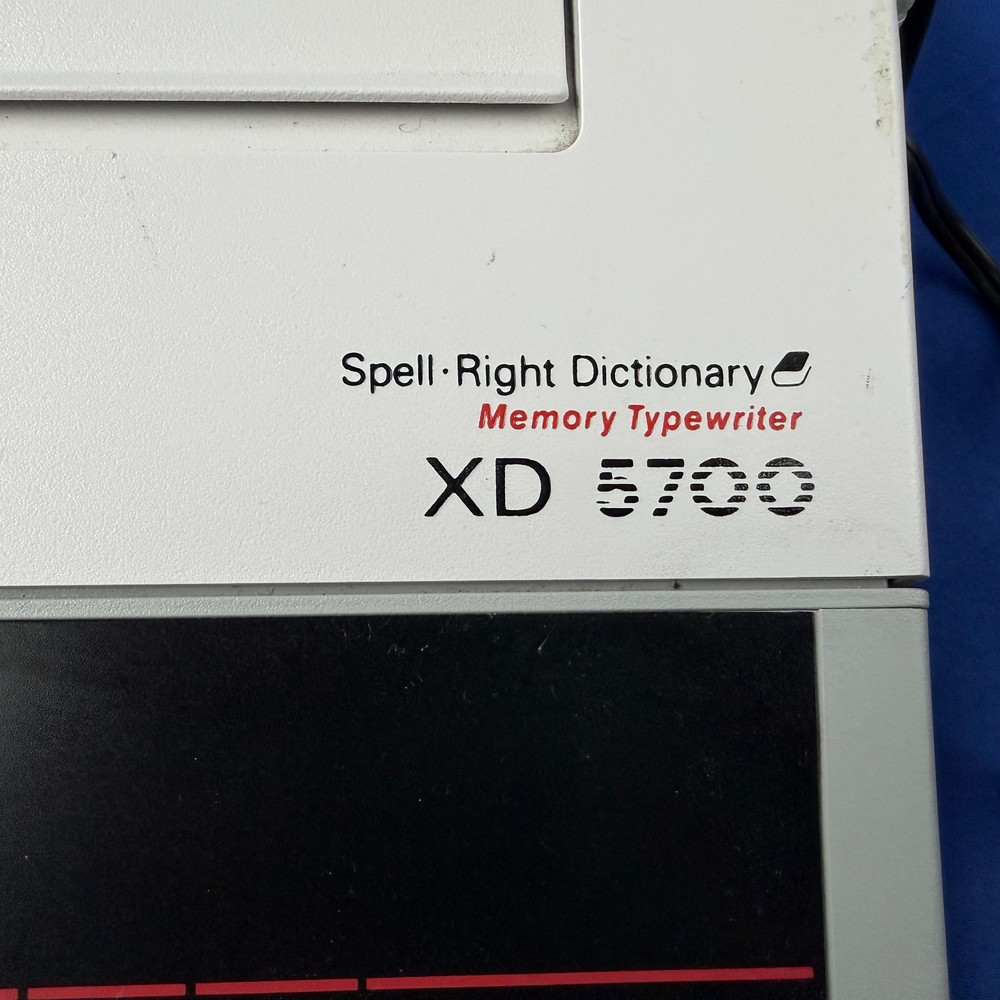 Smith Corona XD 5700 Electronic Typewriter Spell-Right Dictionary Memory TESTED