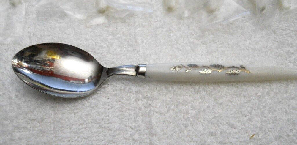 21 Pc Set Royal Crown Bakelite Flatware MCM Danish Modern White Silver Oak Leaf