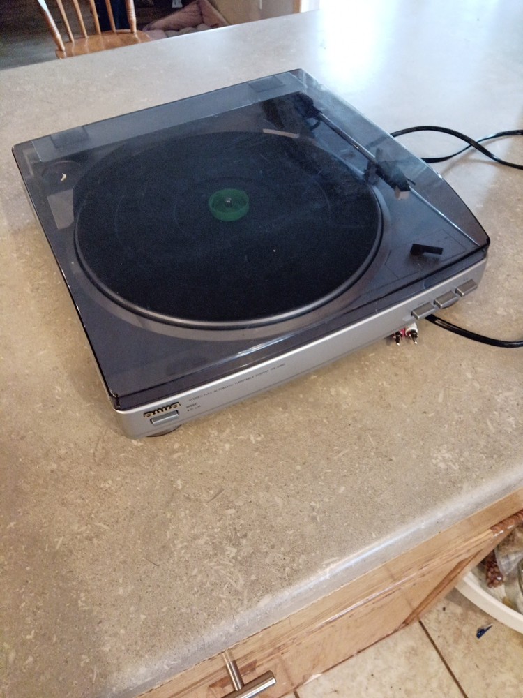 Aiwa Stereo Turntable System model PX-E860U