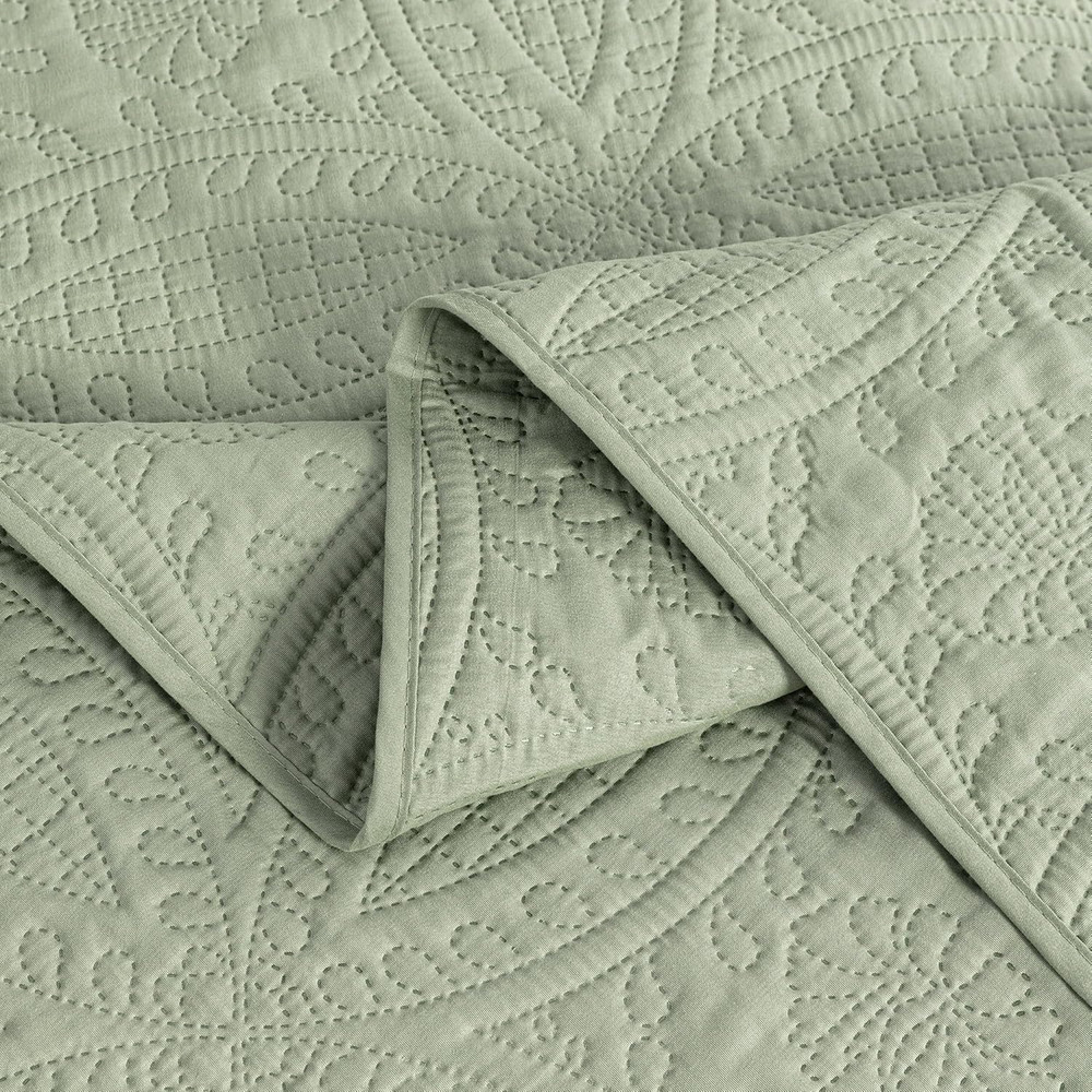 Austin 3-Piece Oversized Bedspread Coverlet Set (King, Sage) | Oversized, Lightw