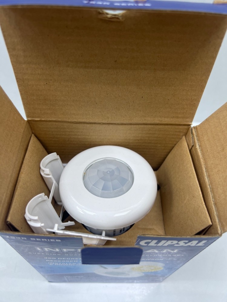Clipsal 753R-WE 360 Degree PIR Motion Sensor Passive Flush Mount