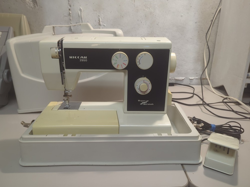 Riccar Model 2950 Sewing Machine