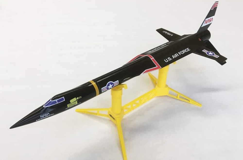 X-16 flying model rocket kit clone starfighter model rocket New Sealed