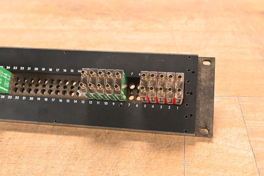AVP 2RU 96-Point TT Bantam Patchbay w/ KMN75 & KM75 Modules CG01WE7