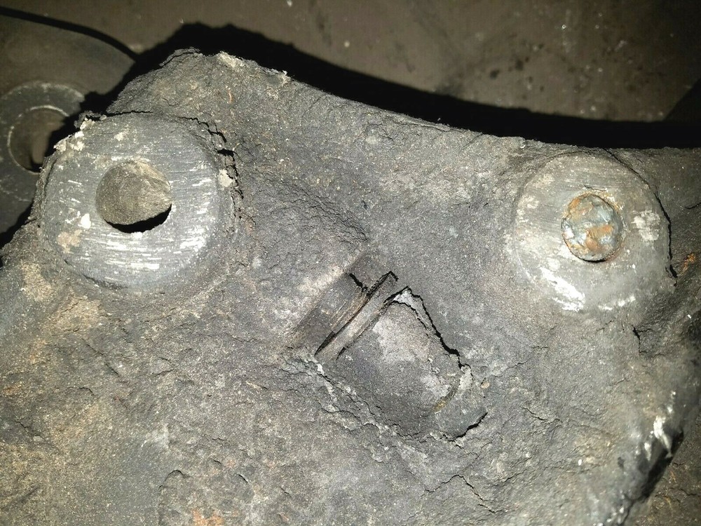 PETERBILT 387 SPRING HANGER 02-04020R