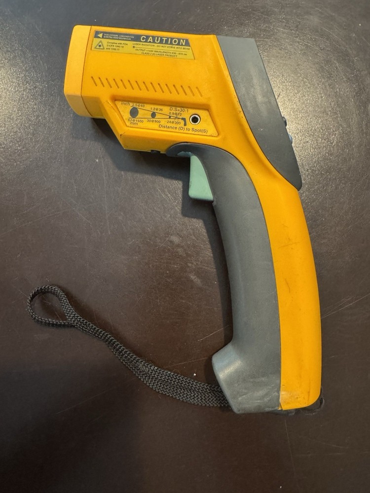 FLUKE 66 IR THERMOMETER Tested Working