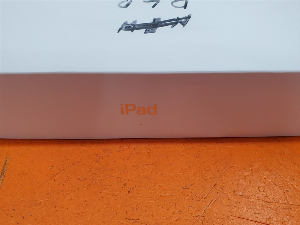 ⭐️⭐️⭐️⭐️⭐️ **EMPTY BOX** 64 GB iPad Air A2152