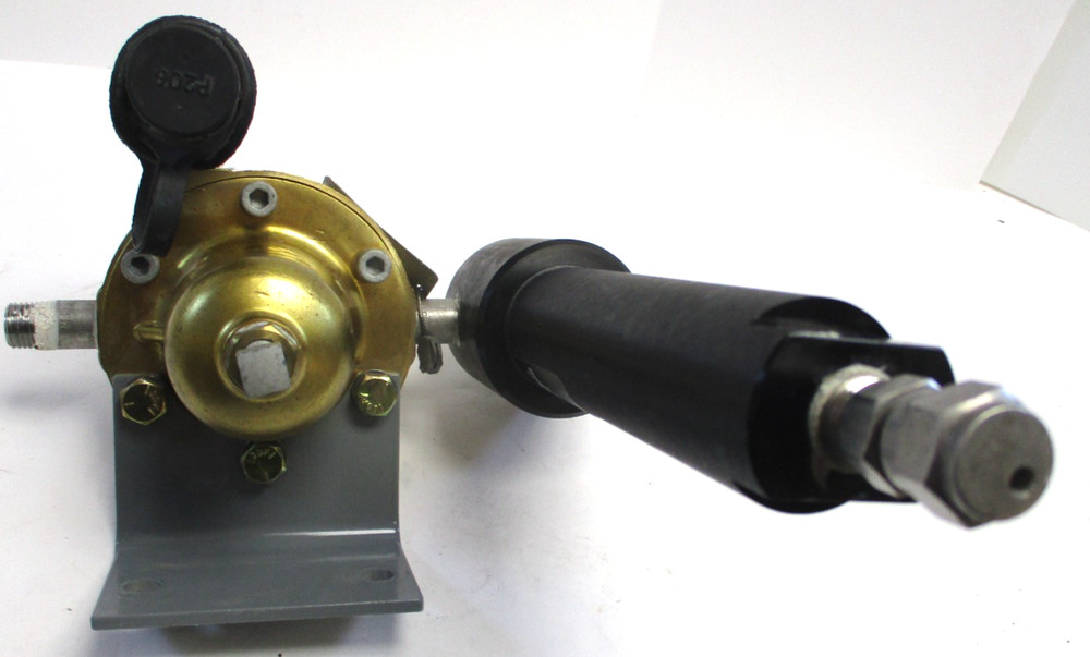 FISHER CONTROLS , 252-8 FILTER w/ 1301F-2 REGULATOR & BRACKET , SURPLUS