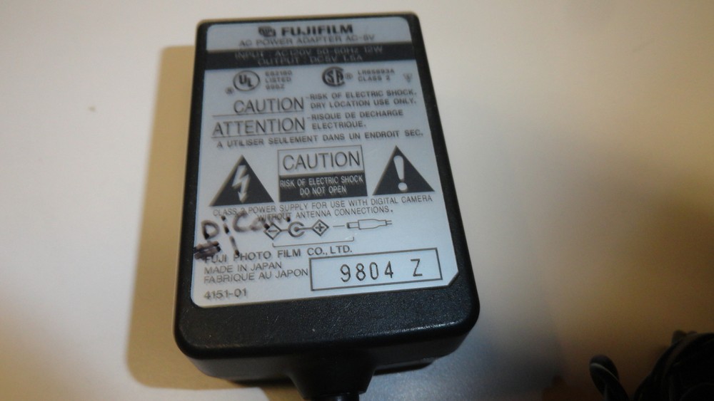 ZZ8: FUJIFILM AC Power Adapter AC-5V