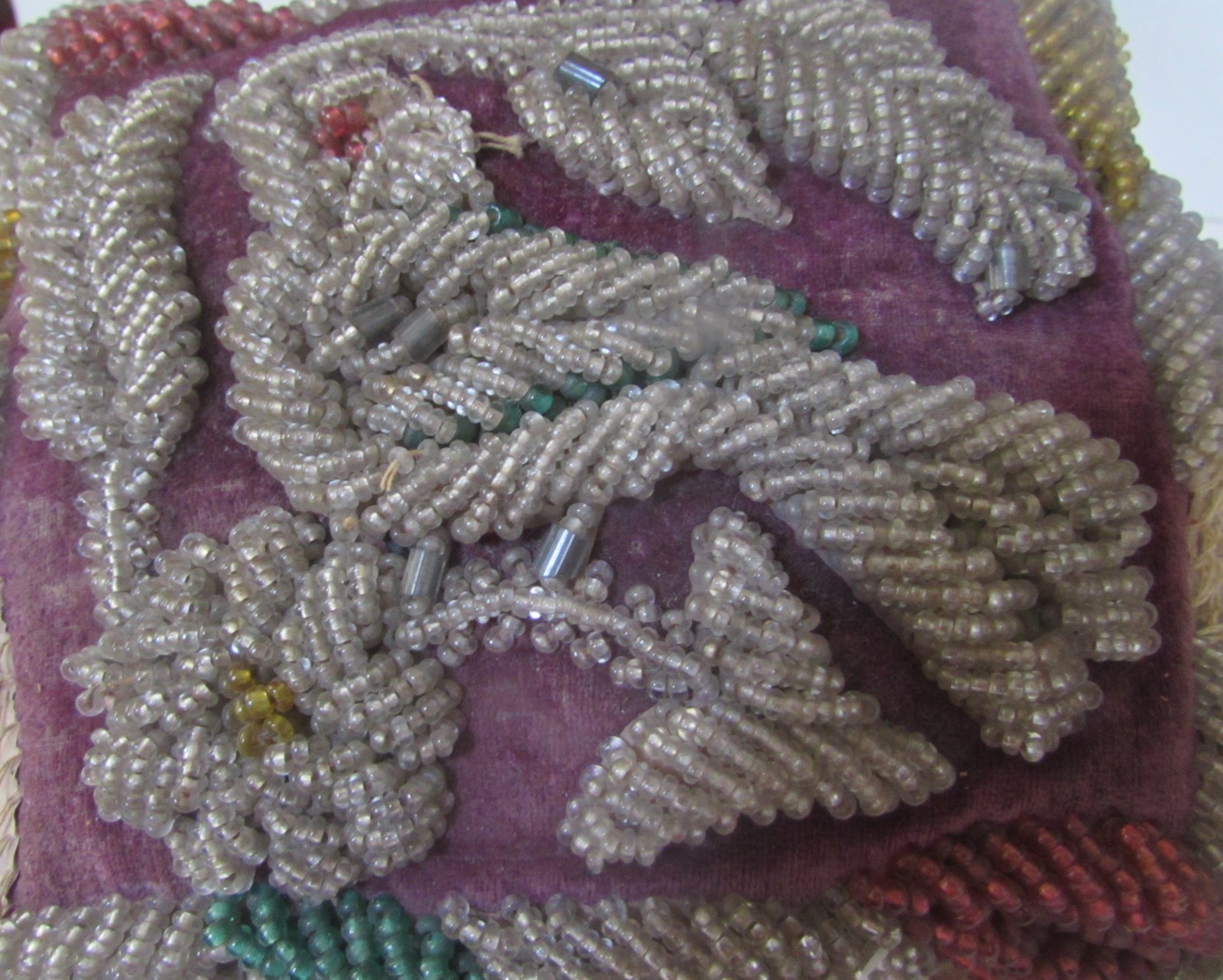 OLD AUTHENTIC NATIVE AMERICAN INDIAN BEADED PILLOW ~ 6" x 7" ~ IROQUOIS ?++ (D)