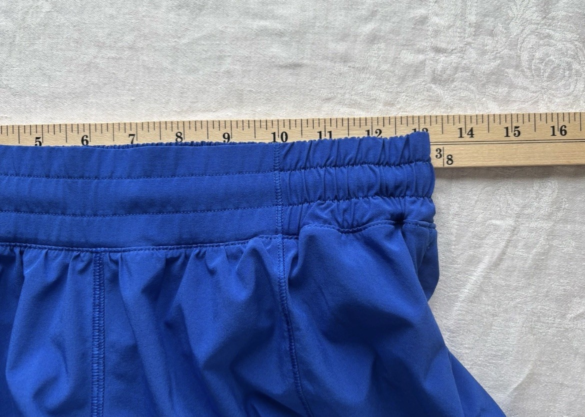 Lululemon Hotty Hot Short 4” in Jet Stream royal blue Sz 8 Tall