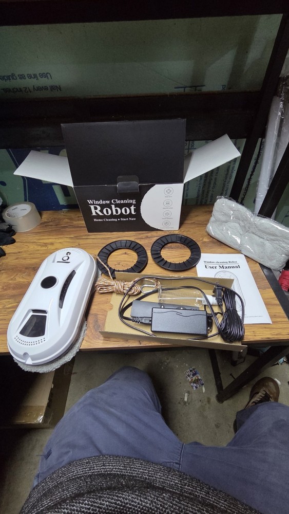 Smart Window Cleaning Robot – Automatic Glass Cleaner with Remote & Safety Tech