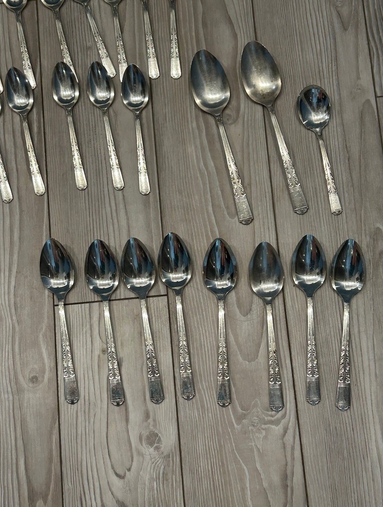 Oneida Royal York Tudor Silver Plate Flatware Set Complete 52 Pieces