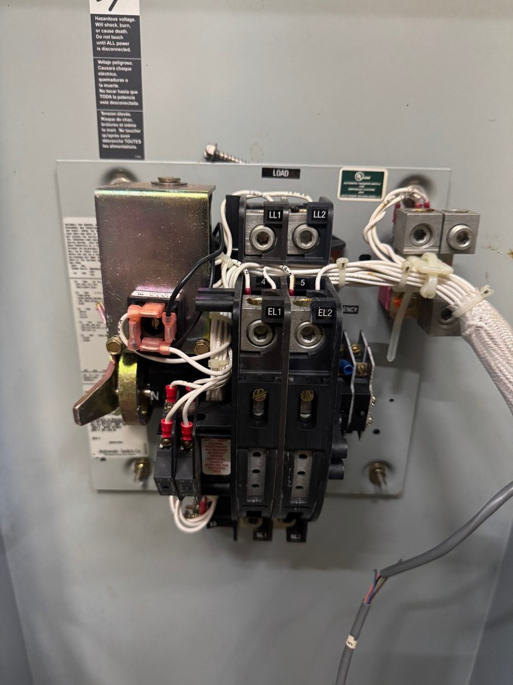 Asco D07ATSA20200F5XC 7000 Ser Automatic Transfer Switch 200A 240V Missing Knob