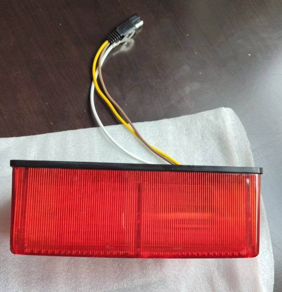 Fulton Wesbar 403025 Submersible Left Tail Light,