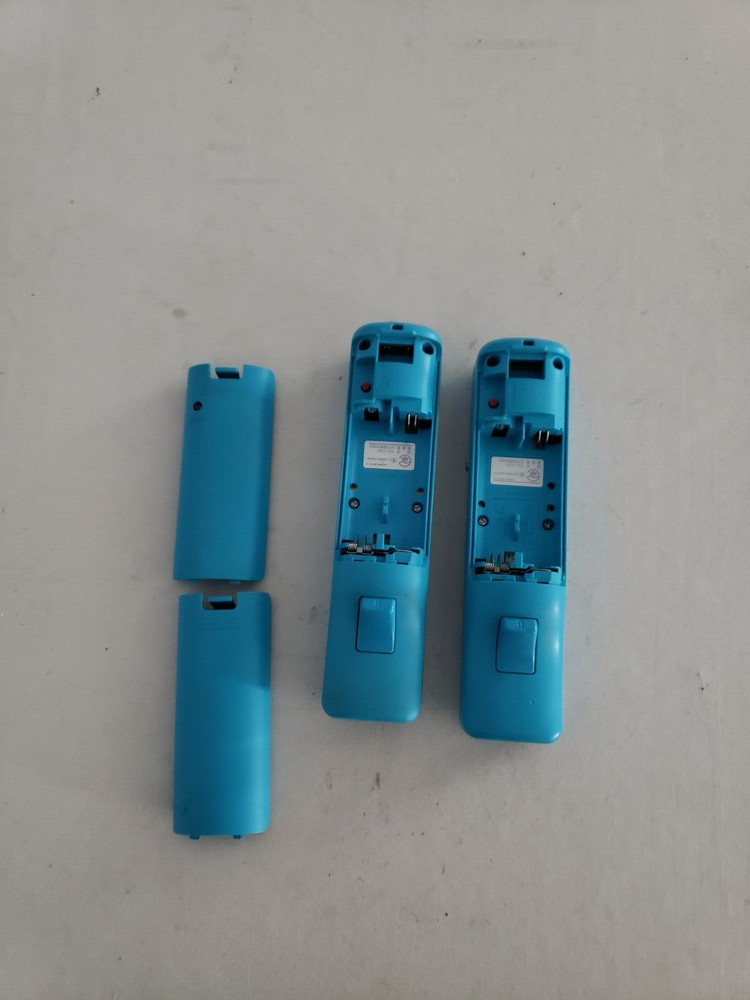 Nintendo Wii Blue Remote Controller with MotionPlus Inside (RVL-036) NO STRAPS