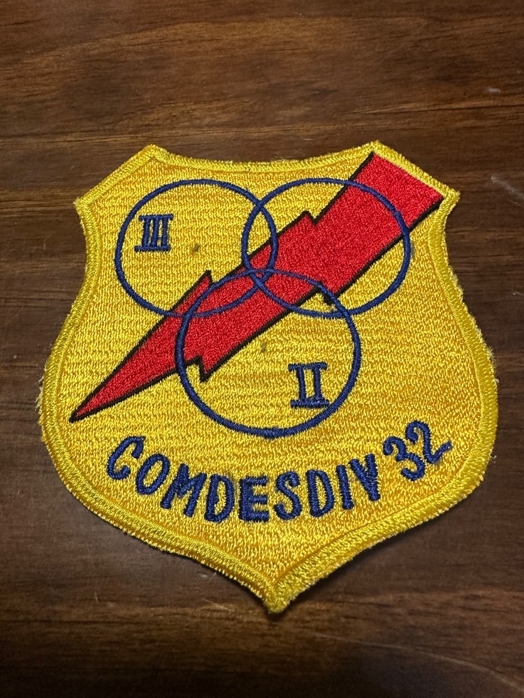 Vintage US Navy Commander Destroyer Division DES DIV 32 Patch