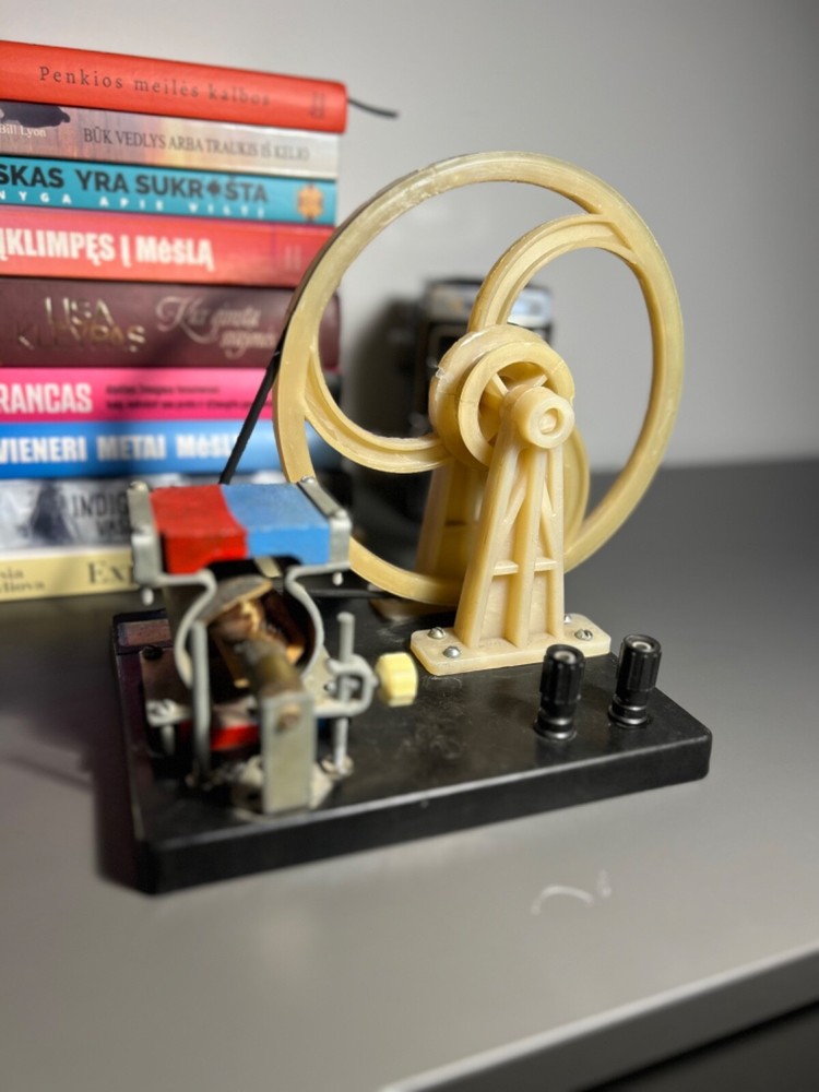 Vintage Soviet Union DC Motor Model – Educational Physics Demonstrator – Collect
