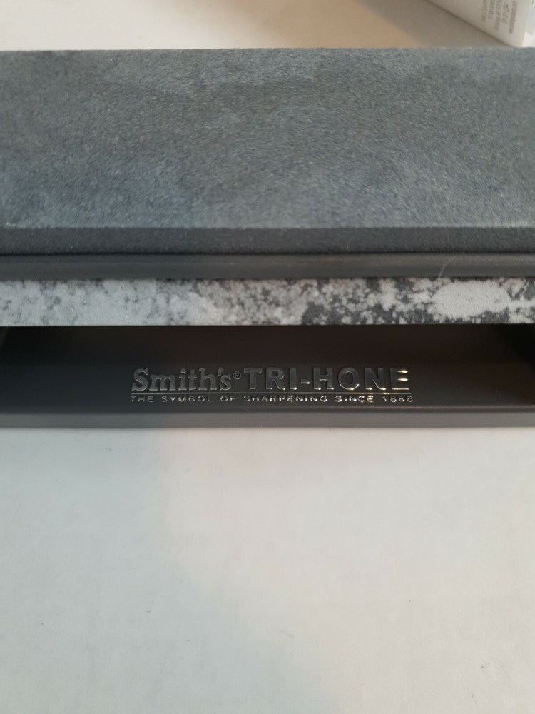 Smith's 6"Tri-Hone Sharpening System Medium-Fine-Coarse, sharpens all types .