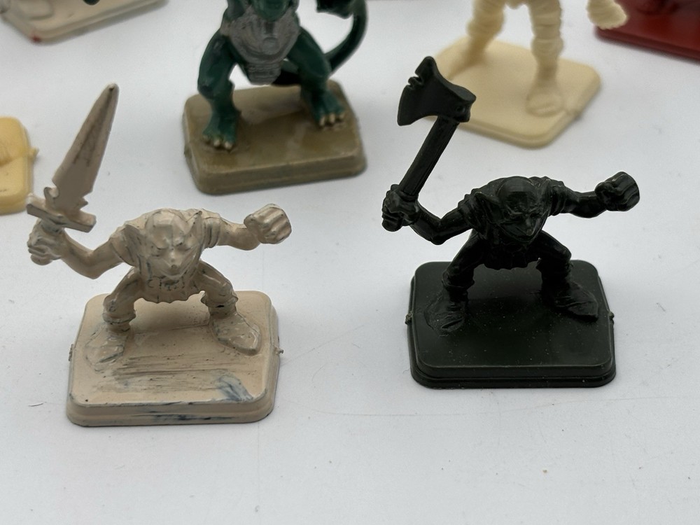 Hero Quest Figure Bundle X 13