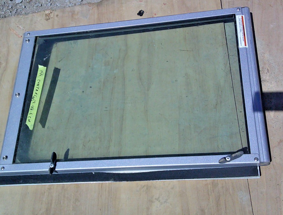 Mastercraft X14 Ski Boat Centre Walk Through Window Windshield.