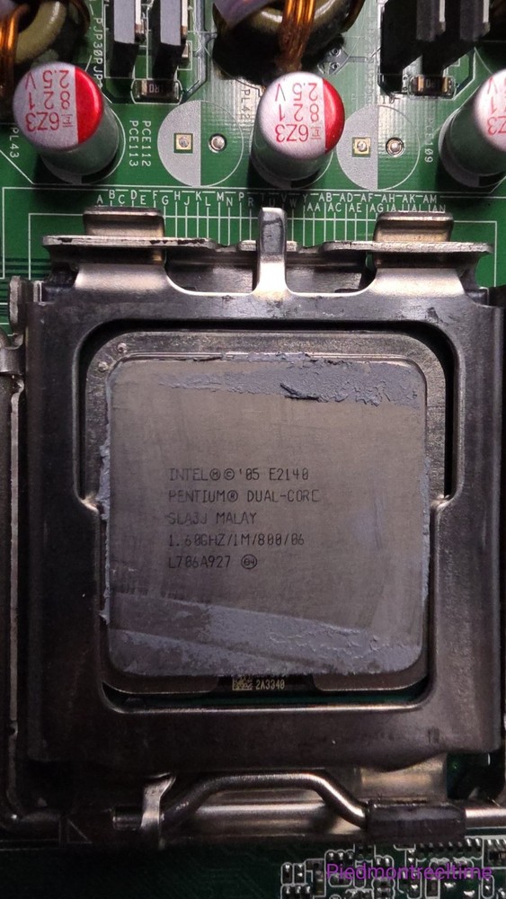 INTEL DESKTOP BOARD D945GCCR LGA775 (Socket T) with Pentium E2140 Dual Core CPU