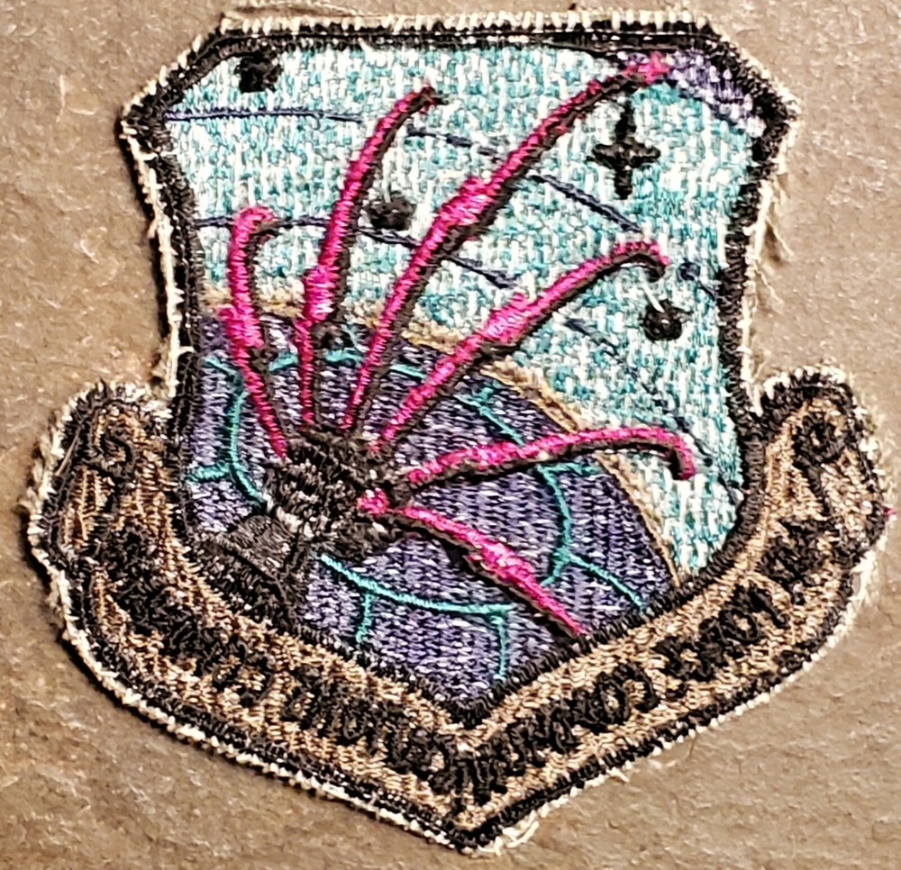 USAF COMMUNICATIONS COMMAND PATCH - SUBDUED: SCOTT AFB, IL: MILITARY VINTAGE