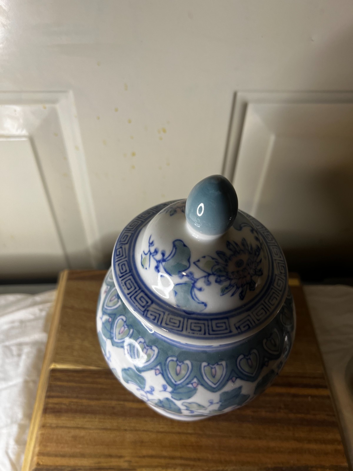 Vintage Chinese Blue Green Floral Pattern Porcelain Ginger Jar With Lid
